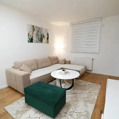Tara Apartment *
